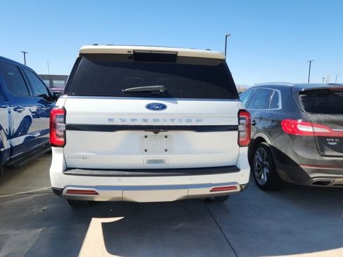 Used 2022 Ford Expedition Limited image 2