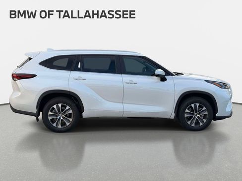 Used 2026 Toyota Highlander XLE AWD/4WD image 5