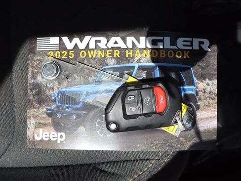 Used 2025 Jeep Wrangler Unlimited Sahara AWD/4WD image 51