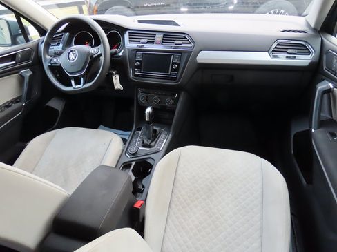 Used 2018 Volkswagen Tiguan S image 15