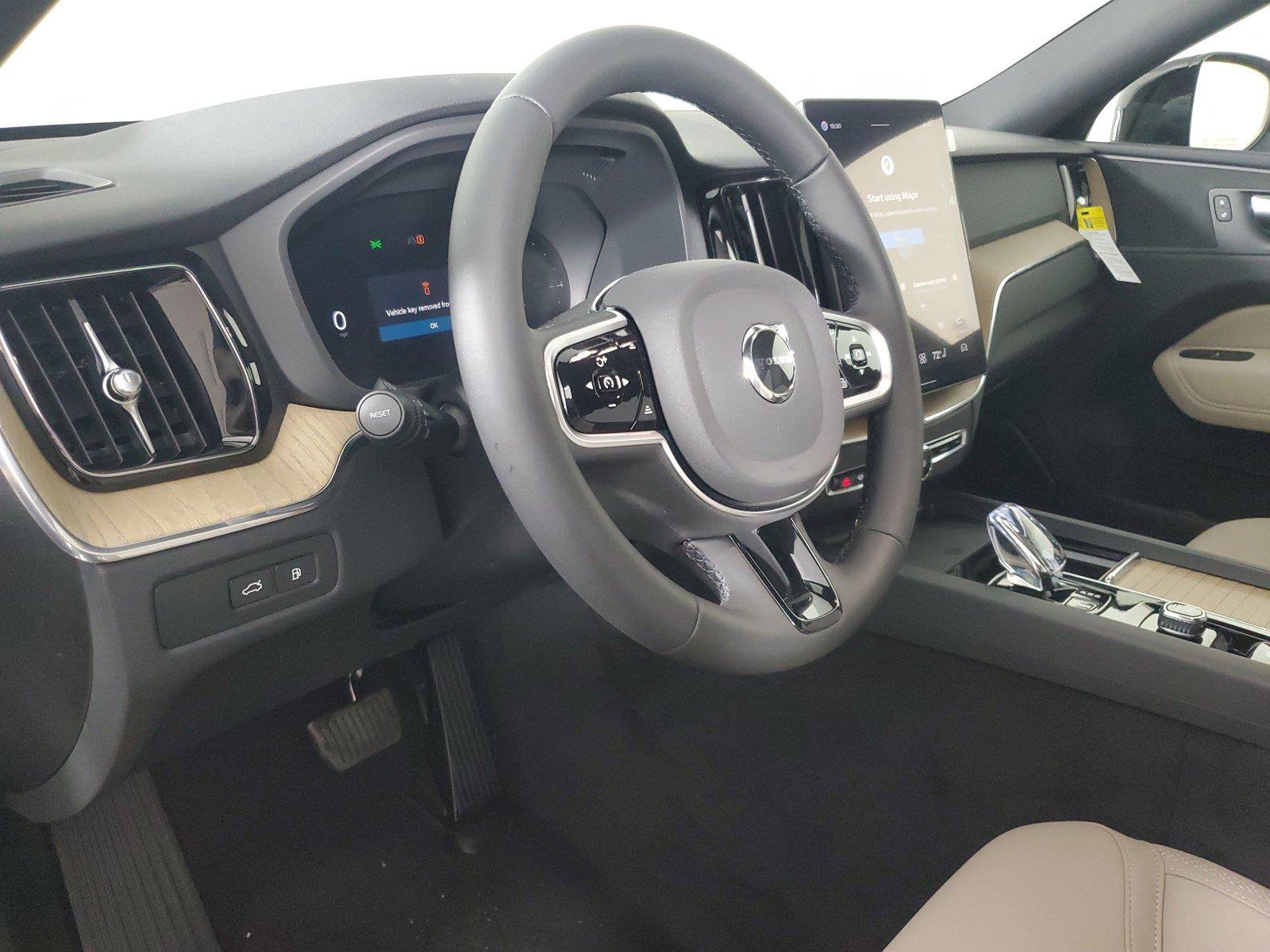 Used 2026 Volvo XC90 B6 Plus w/ Protection Package Premier AWD/4WD image 24