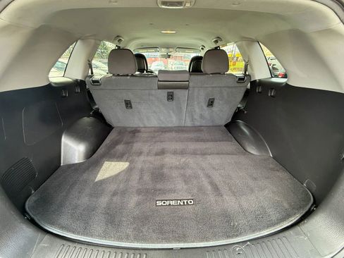 Used 2011 Kia Sorento LX image 8