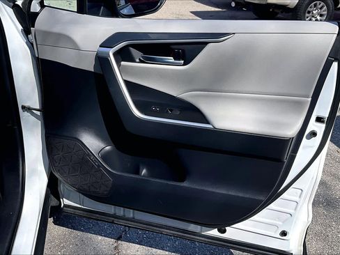 Used 2019 Toyota RAV4 XLE w/ Convenience Package AWD/4WD image 22