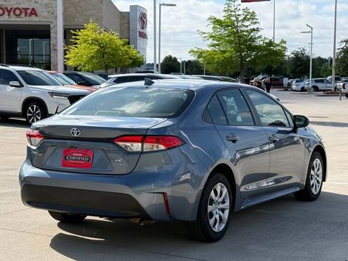 Used 2025 Toyota Corolla LE w/ Carpet Mat Package (TMS) FWD image 4