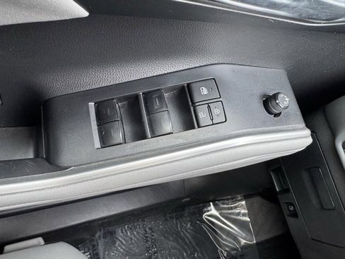 Certified 2022 Toyota Highlander XLE image 38