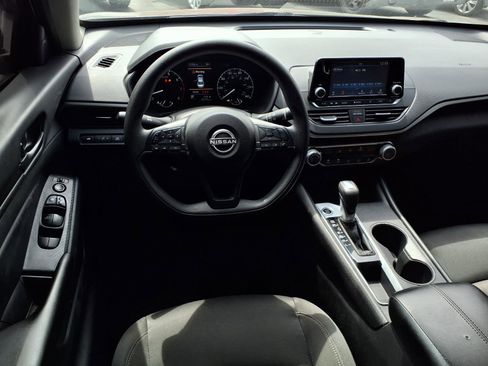 Used 2024 Nissan Altima 2.5 S image 13