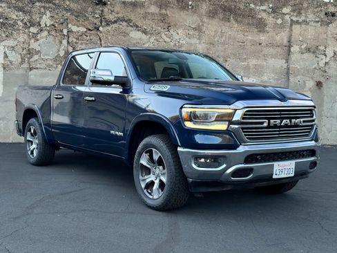 Used 2019 RAM 1500 Laramie AWD/4WD image 3
