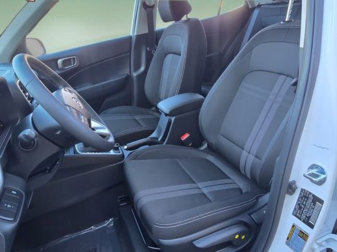 New 2025 Hyundai Venue SEL image 12