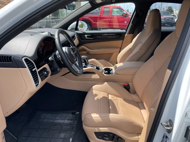 Used 2023 Porsche Cayenne AWD/4WD image 26
