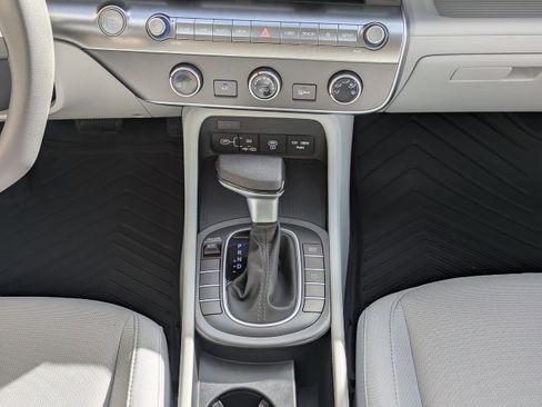 New 2026 Hyundai Kona SE image 22