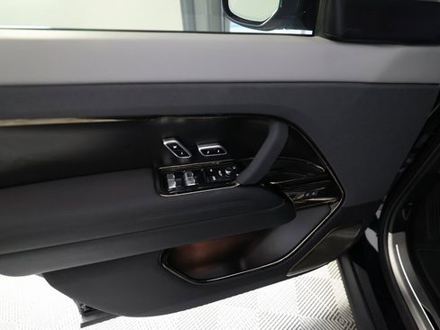 Used 2025 Land Rover Range Rover Sport SV Edition Two image 19