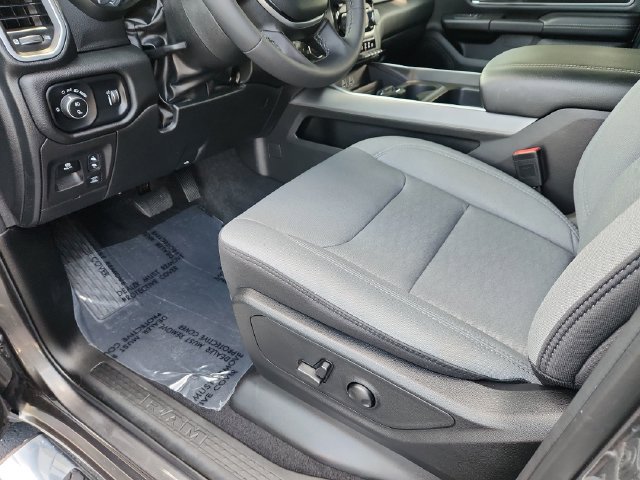 Used 2025 RAM 1500 Big Horn AWD/4WD image 21