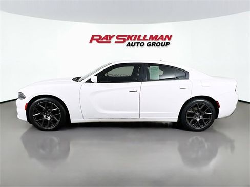 Used 2019 Dodge Charger SXT w/ Driver Confidence Group image 4