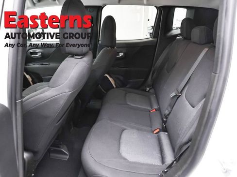 Used 2017 Jeep Renegade Latitude w/ Cold Weather Group AWD/4WD image 23