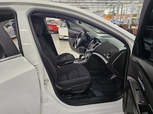 Used 2015 Chevrolet Cruze LT image 29