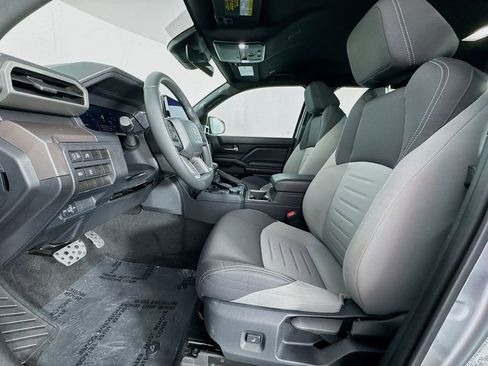 Used 2024 Toyota Tacoma TRD Sport image 15