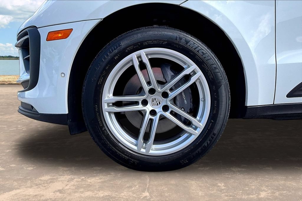 Used 2022 Porsche Macan AWD/4WD image 34