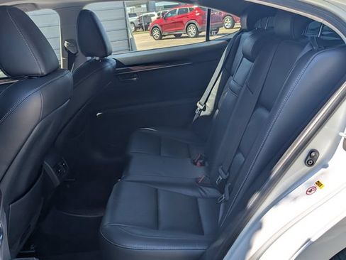 Used 2015 Lexus ES 350 w/ Luxury Package FWD image 25