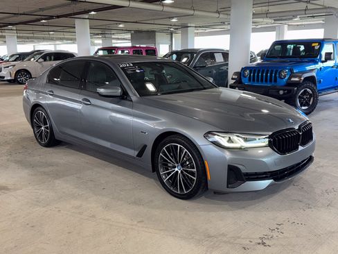 Used 2023 BMW 530e w/ Premium Package RWD image 2