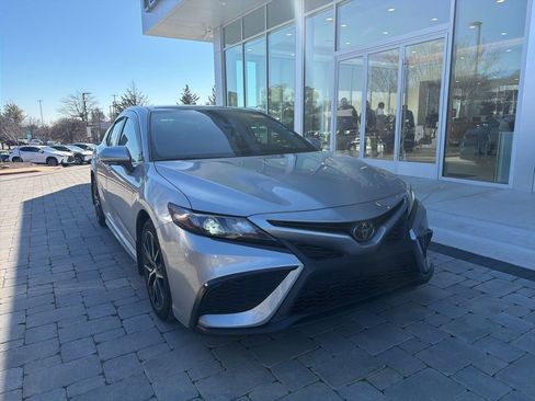 Used 2023 Toyota Camry SE w/ Convenience Package image 2