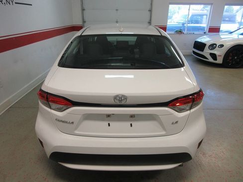 Used 2022 Toyota Corolla LE FWD image 13