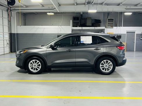 Used 2020 Ford Escape SE image 15