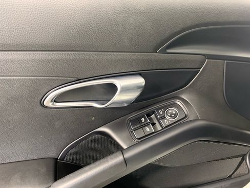 Used 2019 Porsche 718 Cayman S RWD image 15
