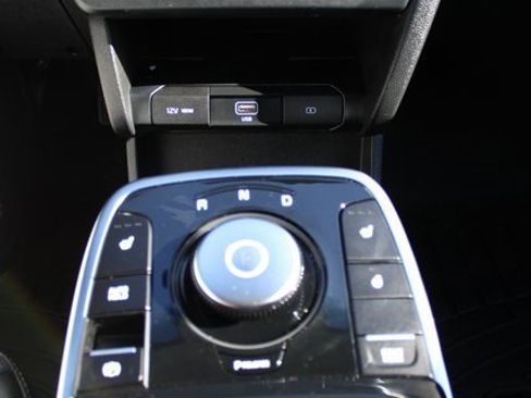 Certified 2022 Kia Niro EX w/ Cold Weather Package image 14