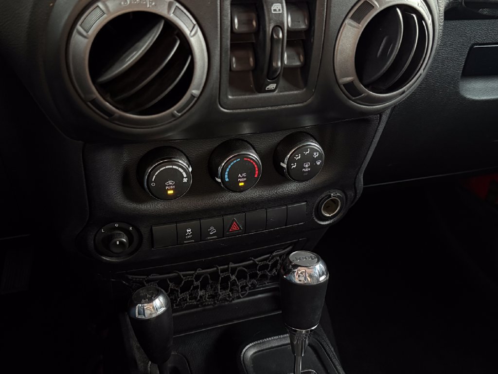 Used 2018 Jeep Wrangler Unlimited Sport S AWD/4WD image 26