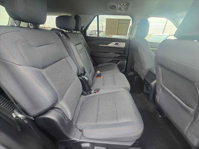 Used 2025 Ford Explorer Active RWD image 12