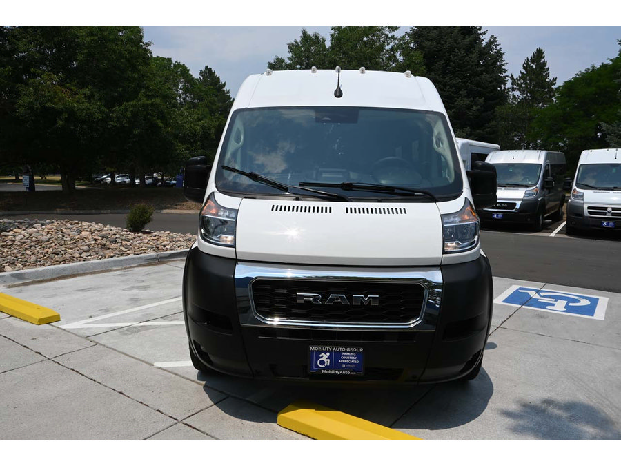 Used 2022 RAM ProMaster 2500 w/ Convenience Group FWD image 4