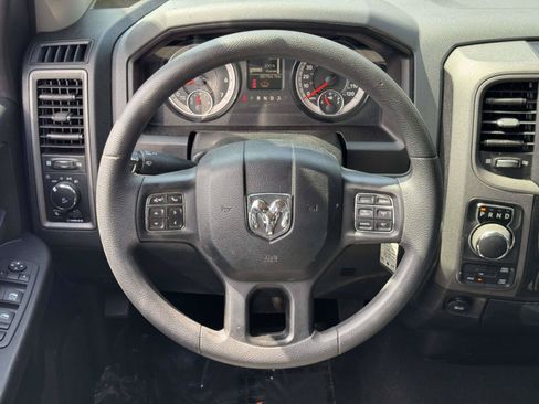 Used 2018 RAM 1500 Express w/ Express Value Package AWD/4WD image 11