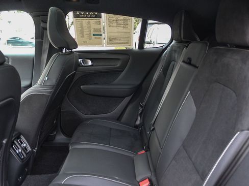 Used 2023 Volvo C40 P8 Recharge Plus AWD/4WD image 19