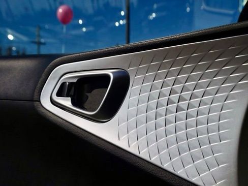 Used 2025 Kia Soul LX image 22