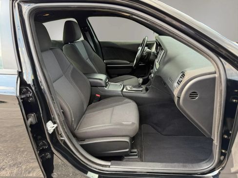 Used 2019 Dodge Charger SXT AWD/4WD image 44