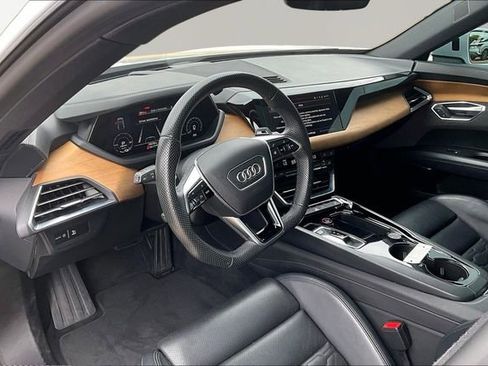 Used 2023 Audi e-tron GT Premium Plus AWD/4WD image 13