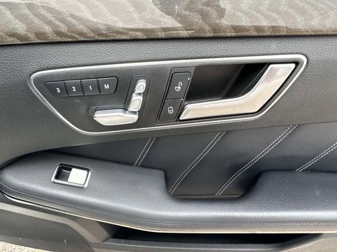 Used 2016 Mercedes-Benz E 400 Sedan image 15