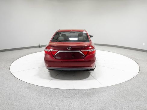 Used 2015 Toyota Camry XLE w/ Moonroof Package FWD image 30