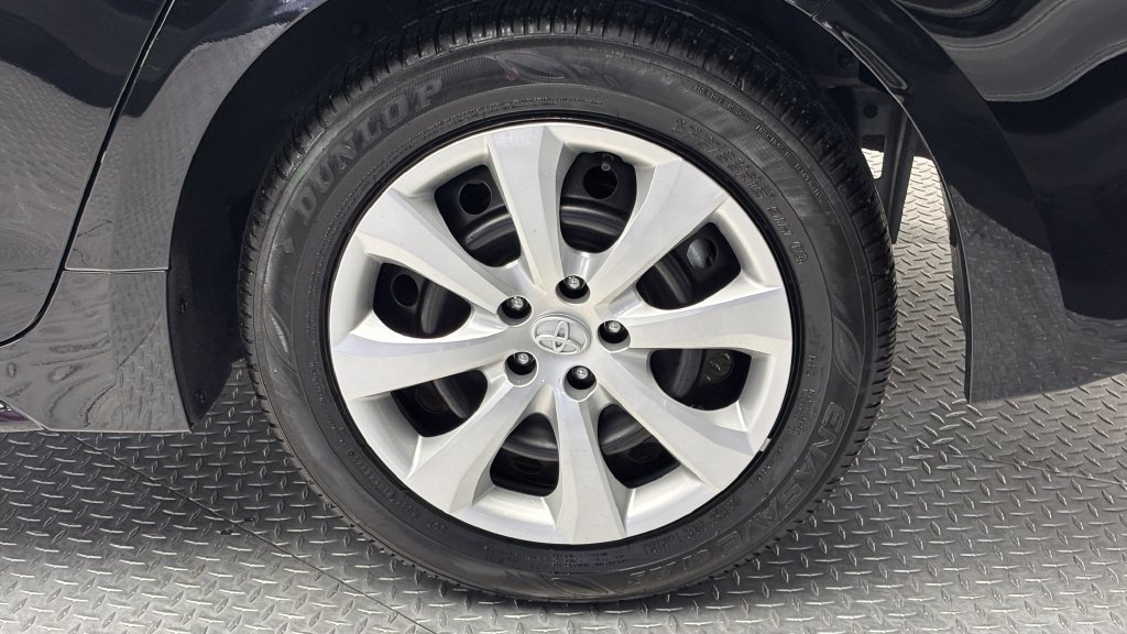 Used 2026 Toyota Corolla LE FWD image 6