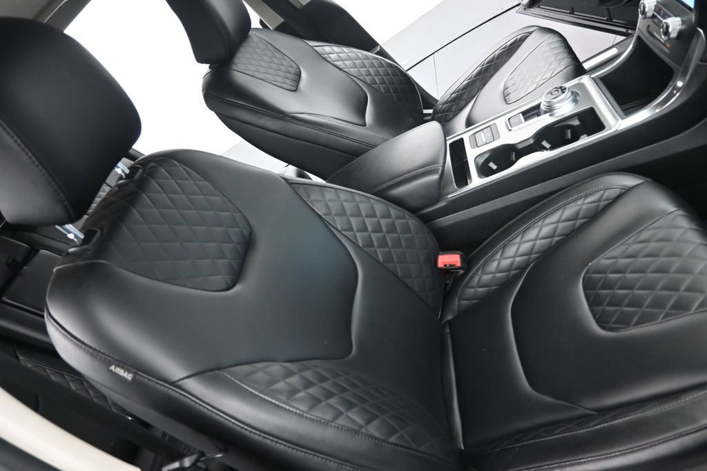Used 2024 Ford Edge Titanium AWD/4WD image 37