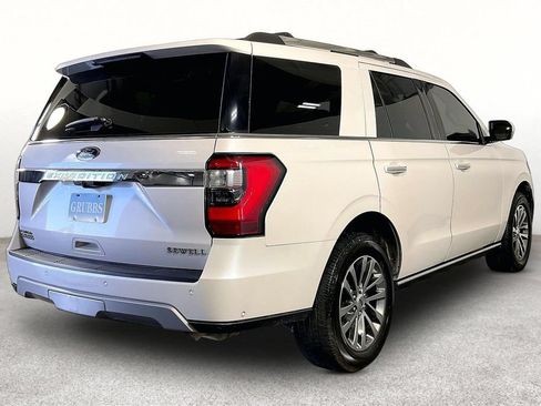 Used 2018 Ford Expedition Limited w/ Equipment Group 301A AWD/4WD image 4