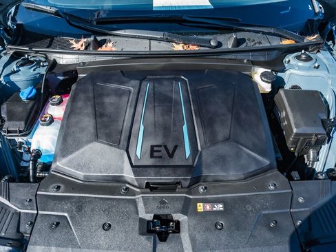 Certified 2024 Hyundai Ioniq 5 SE image 14