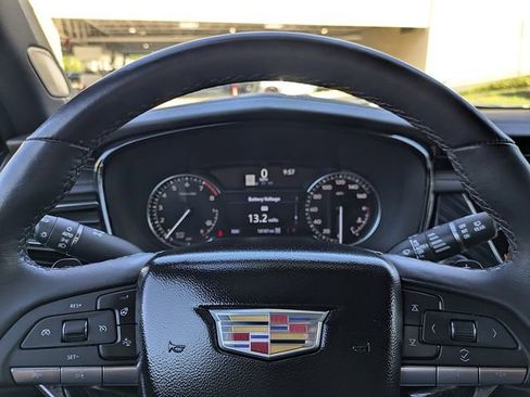 Used 2024 Cadillac XT6 Premium Luxury AWD/4WD image 31
