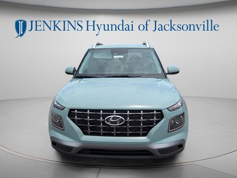 New 2025 Hyundai Venue SEL FWD image 8