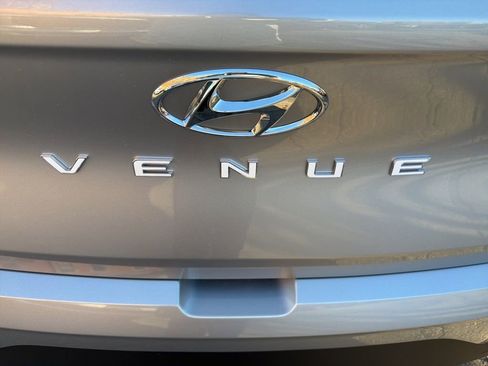 New 2026 Hyundai Venue SE image 10
