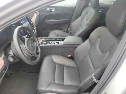 Certified 2024 Volvo XC60 B5 Plus w/ Climate Package image 7