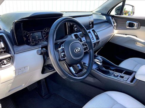 Used 2021 Kia Sorento EX w/ Panoramic Sunroof Package AWD/4WD image 13