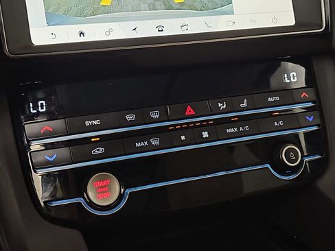 Used 2020 Jaguar F-PACE Premium AWD/4WD image 24