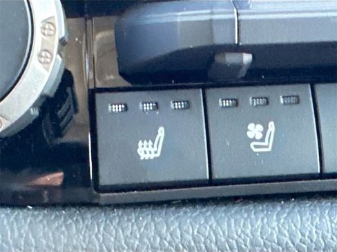 Used 2024 Toyota Tundra Limited image 20