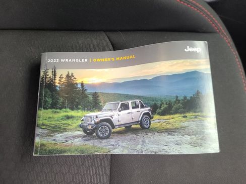 Used 2023 Jeep Wrangler Rubicon w/ Cold Weather Group AWD/4WD image 38